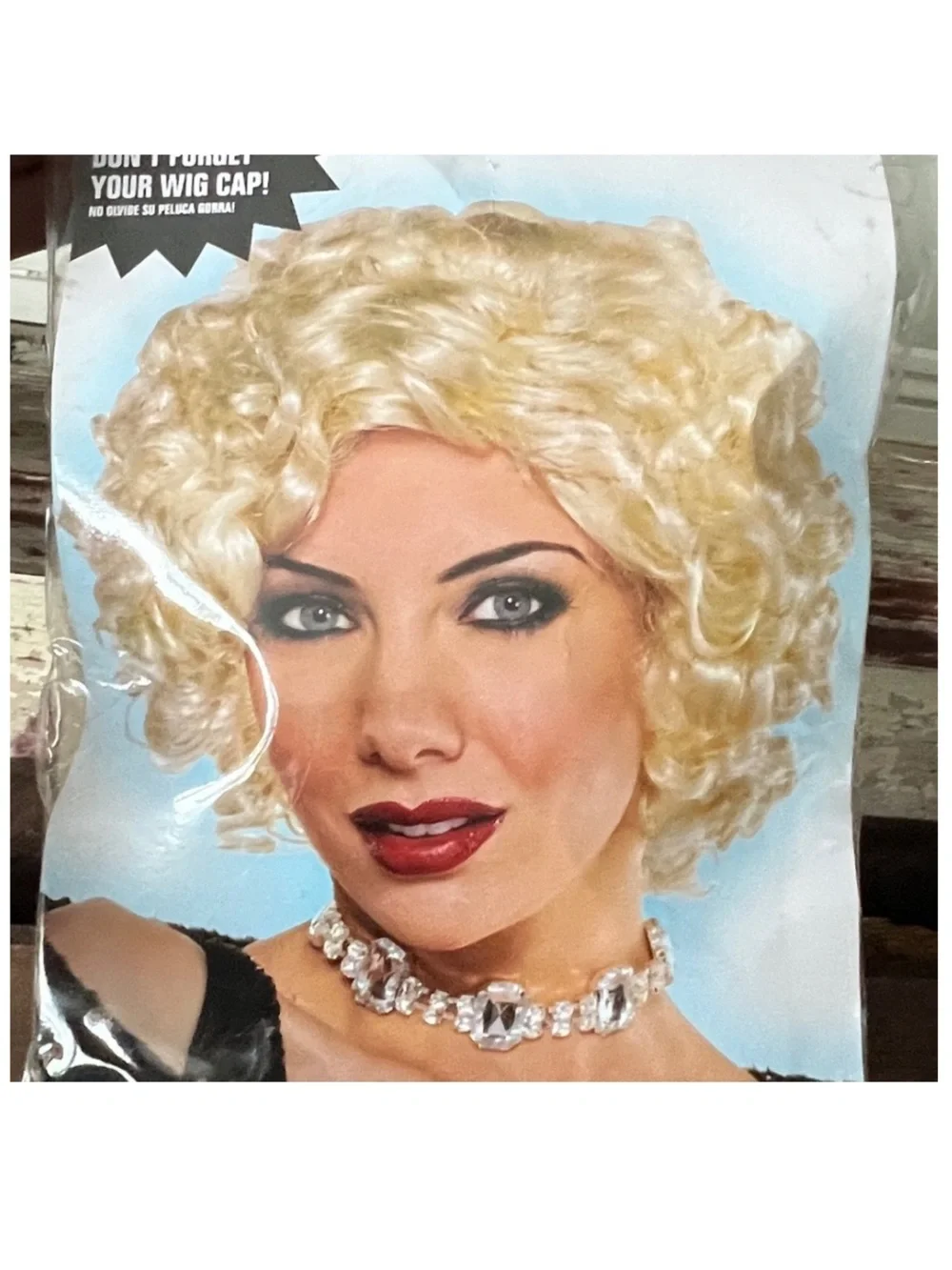 NEW Roxie Blonde Wig